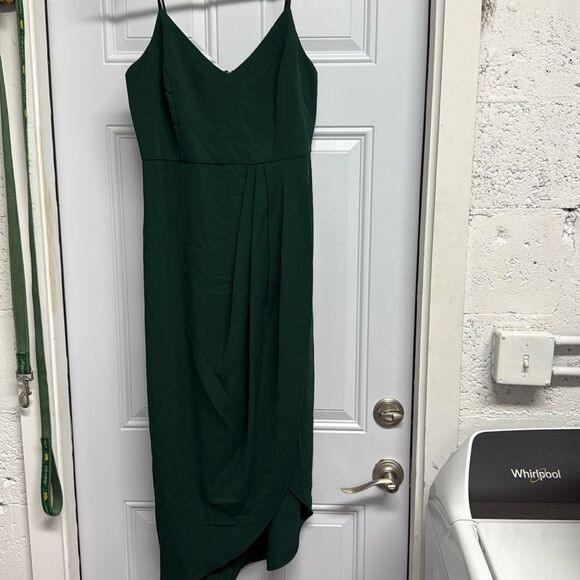Lulu's GREEN Asymmetrical Pleated Wrap Dress NWT Size Medium - Picture 1 of 4